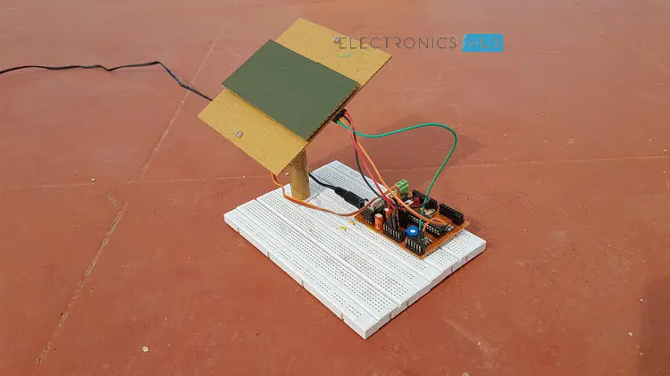 Sun Tracking Solar Panel Image 3